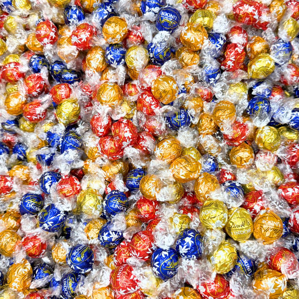 Lindt LINDOR Assorted Chocolate Truffles – Bulk Value Pack