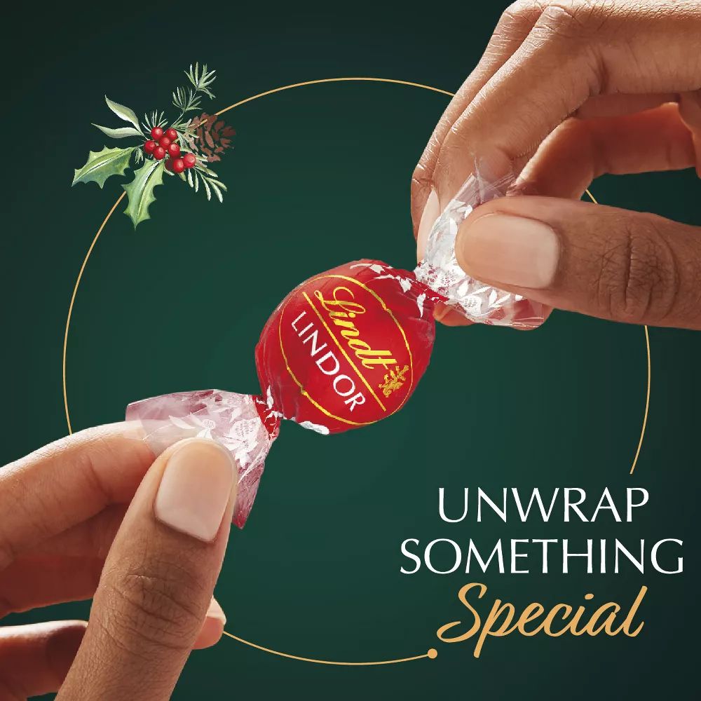 Lindt LINDOR Holiday Assorted Chocolate – Bulk Value Pack