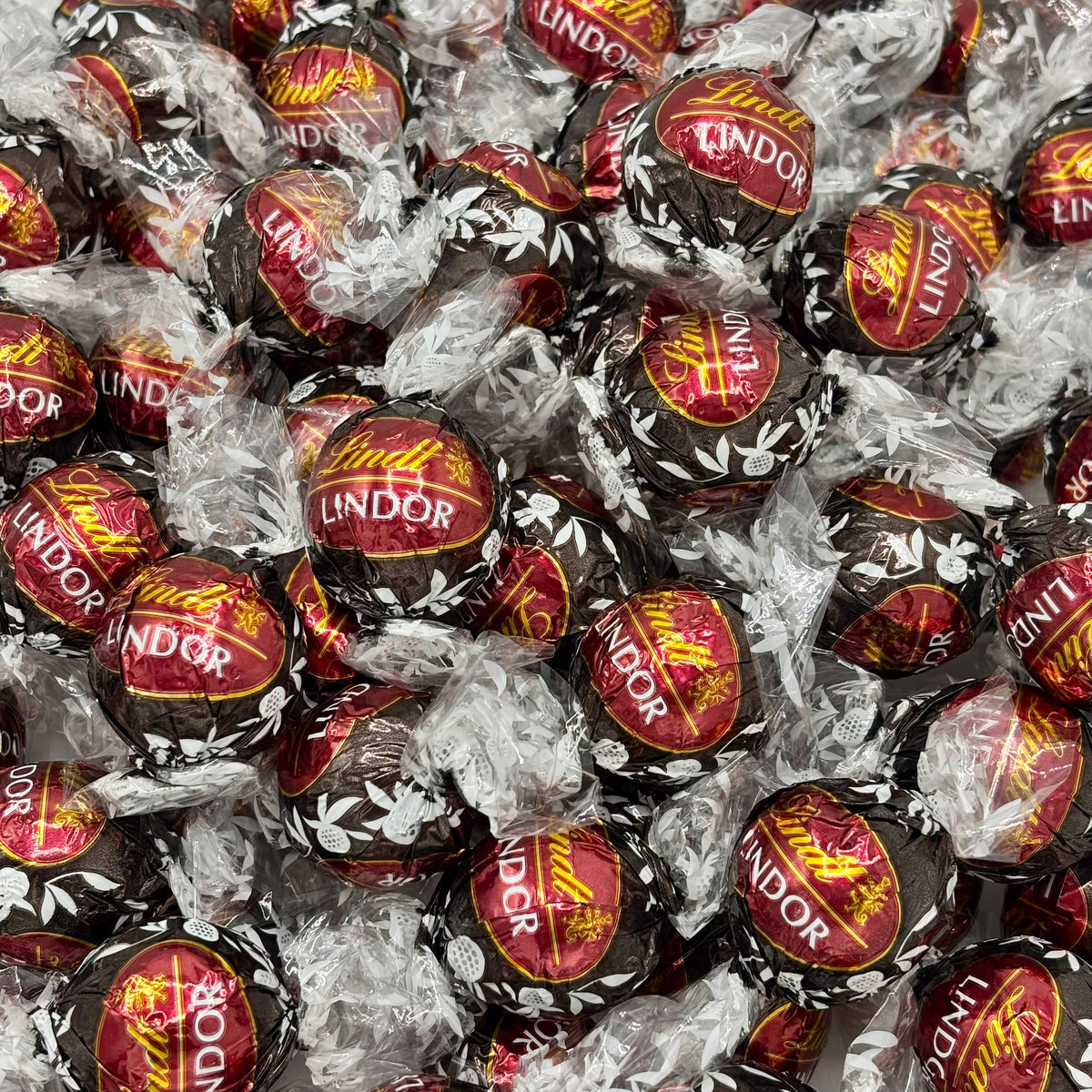 Lindt LINDOR Dark Strawberry Chocolate Truffles – Bulk Value Bag